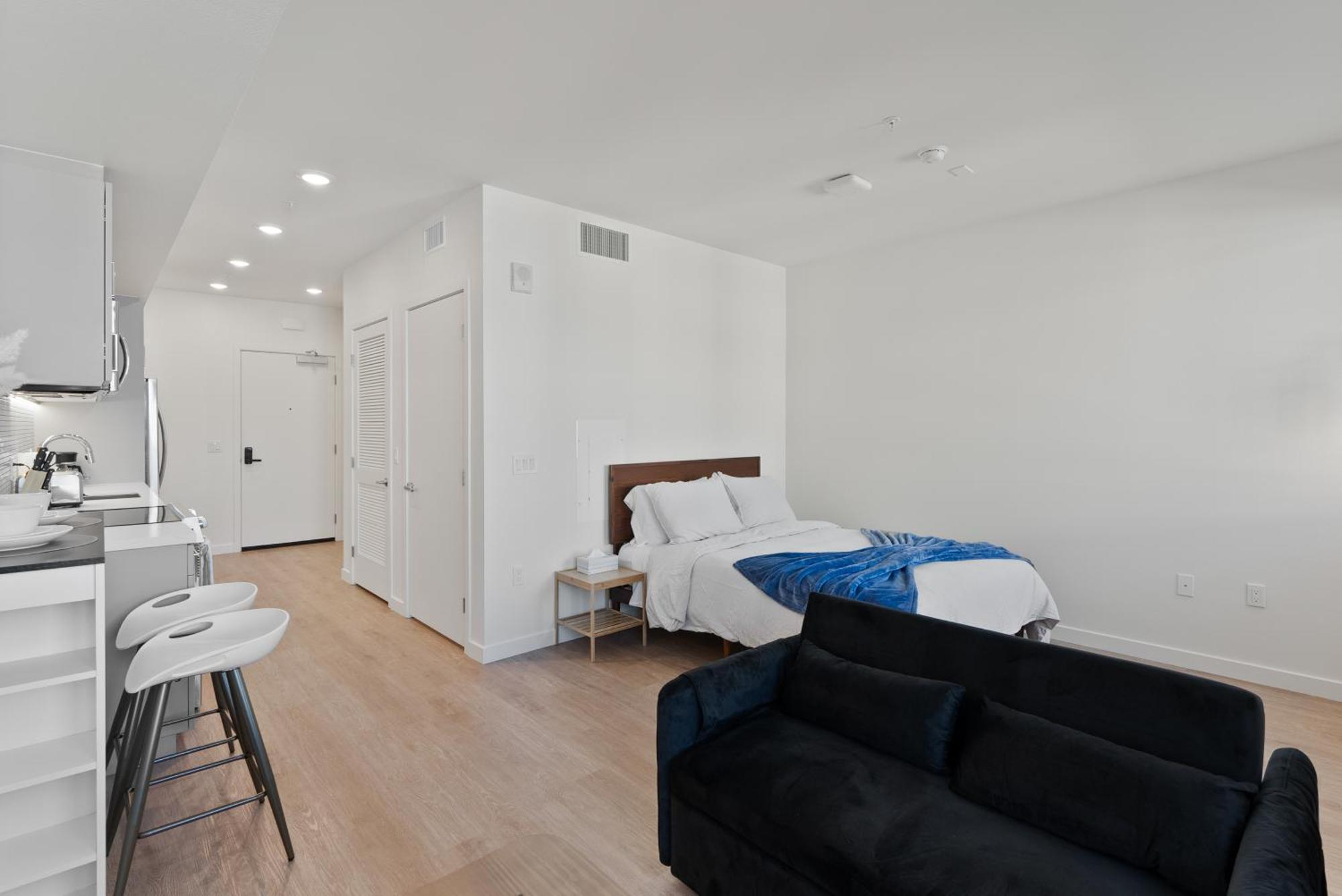 Bright Studio On Sunset Blvd, Free Parking, Gym, And Pool 로스앤젤레스 외부 사진