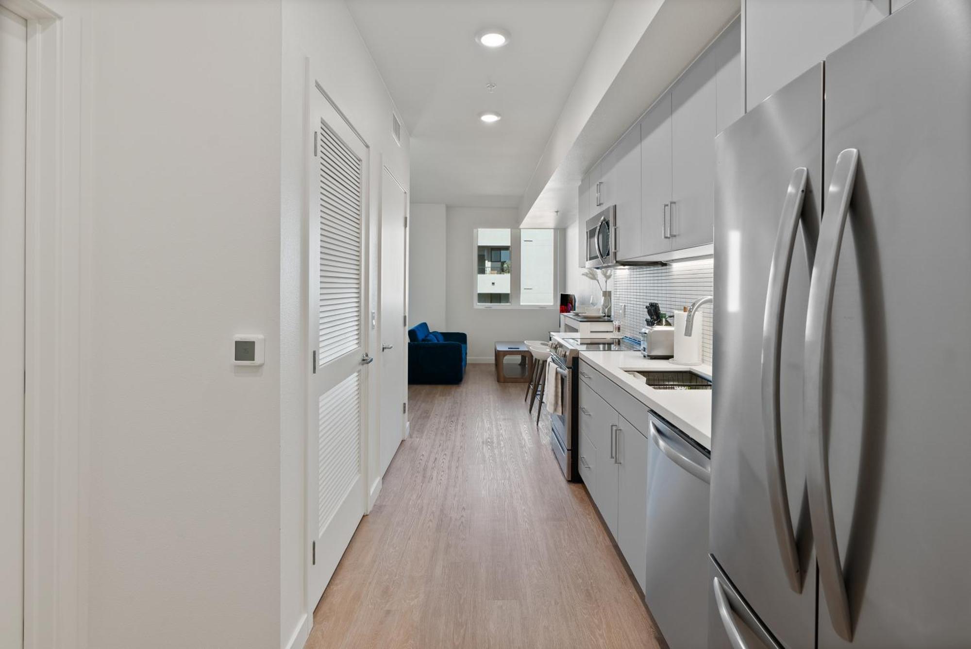 Bright Studio On Sunset Blvd, Free Parking, Gym, And Pool 로스앤젤레스 외부 사진